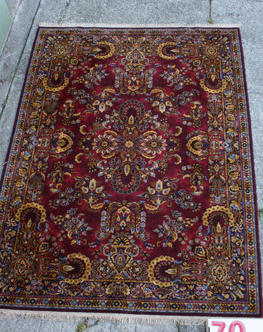 (1) LARGE CARPET - CAR070