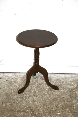 ROUND SIDE TABLE - T189